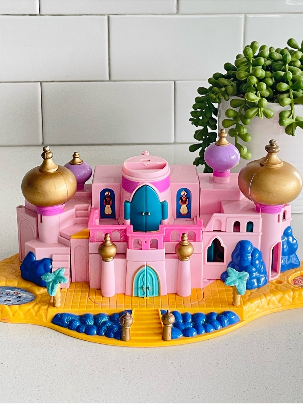 Vintage Disney Polly Pocket Aladdin Jasmine's Royal Palace 1996